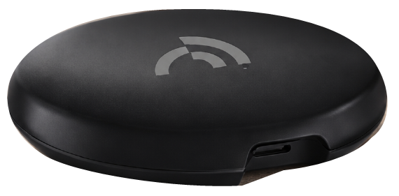 Control One: controlador infrarrojo negro de perfil redondeado con símbolo Home ON